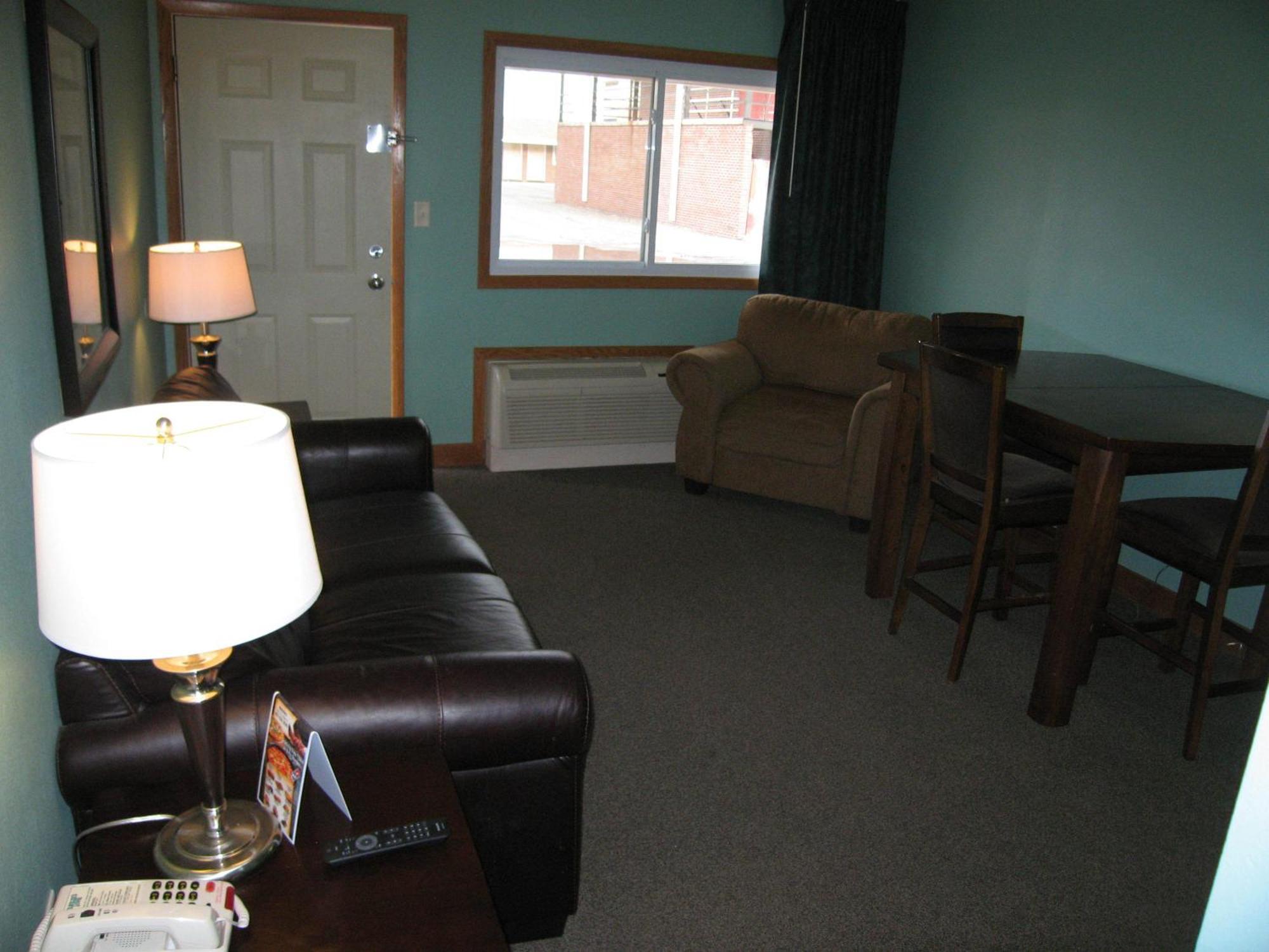 Travelers Lodge Marshall Rum bild