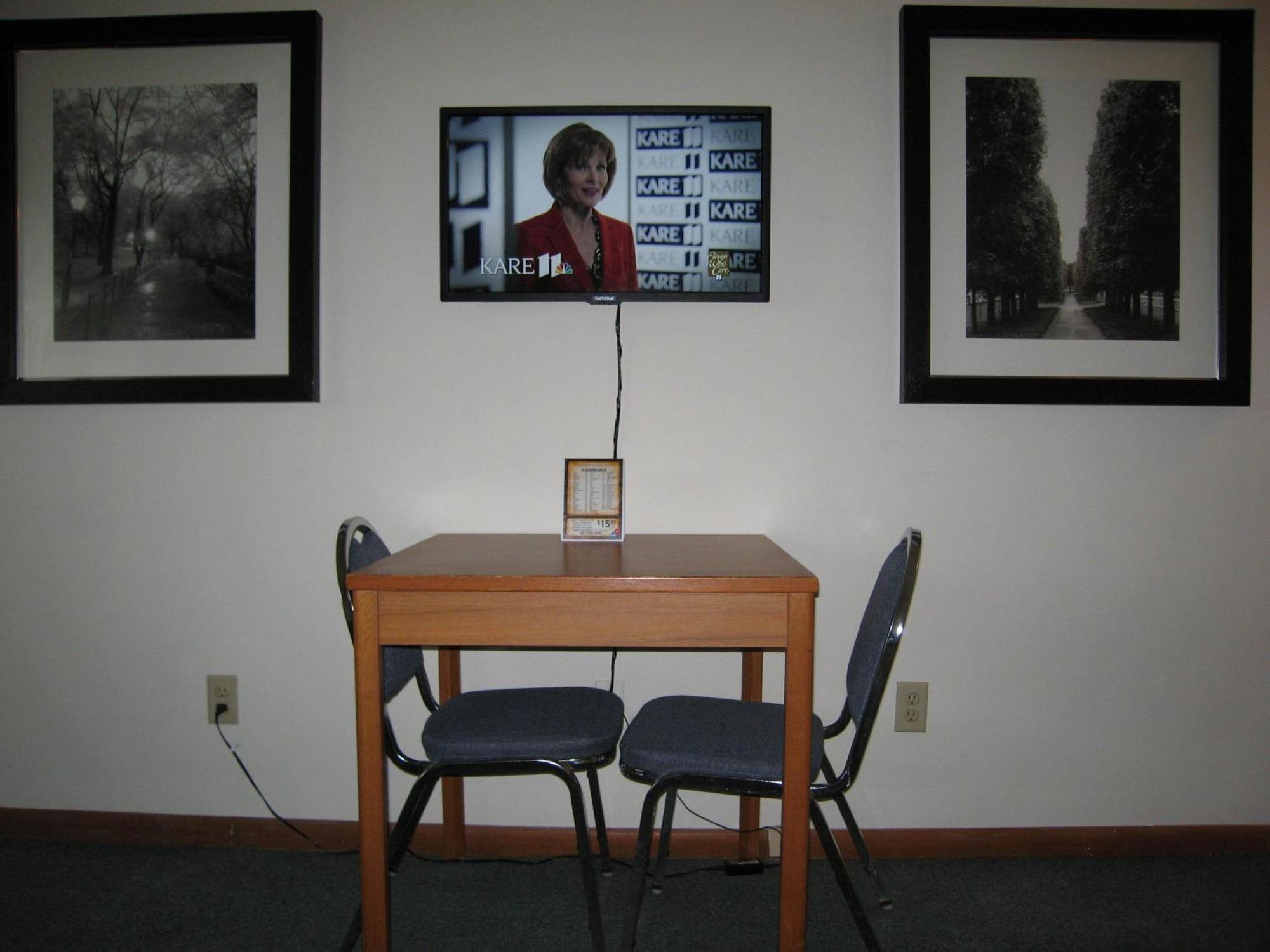 Travelers Lodge Marshall Rum bild